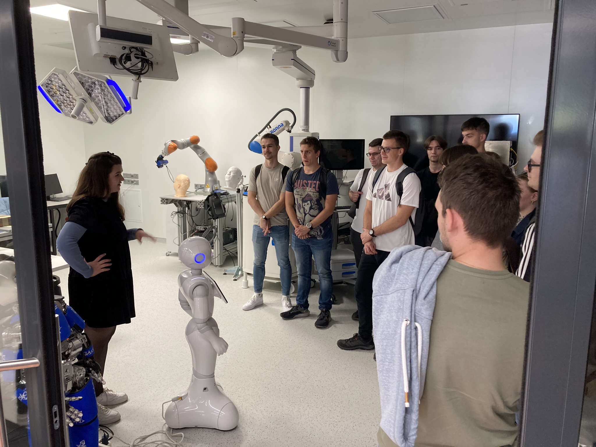 Humanoid robot - Tara Knežević